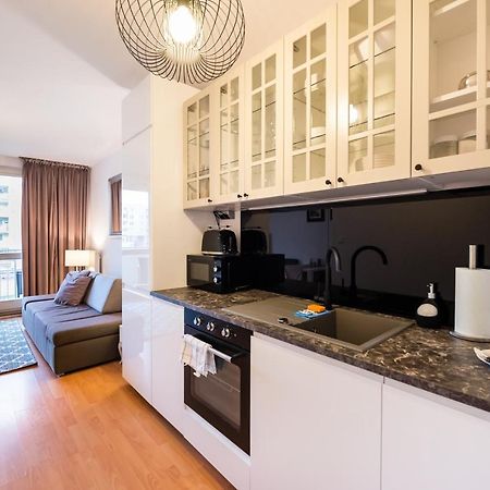 Metro Kondratowicza Velvet Apartment Варшава Экстерьер фото