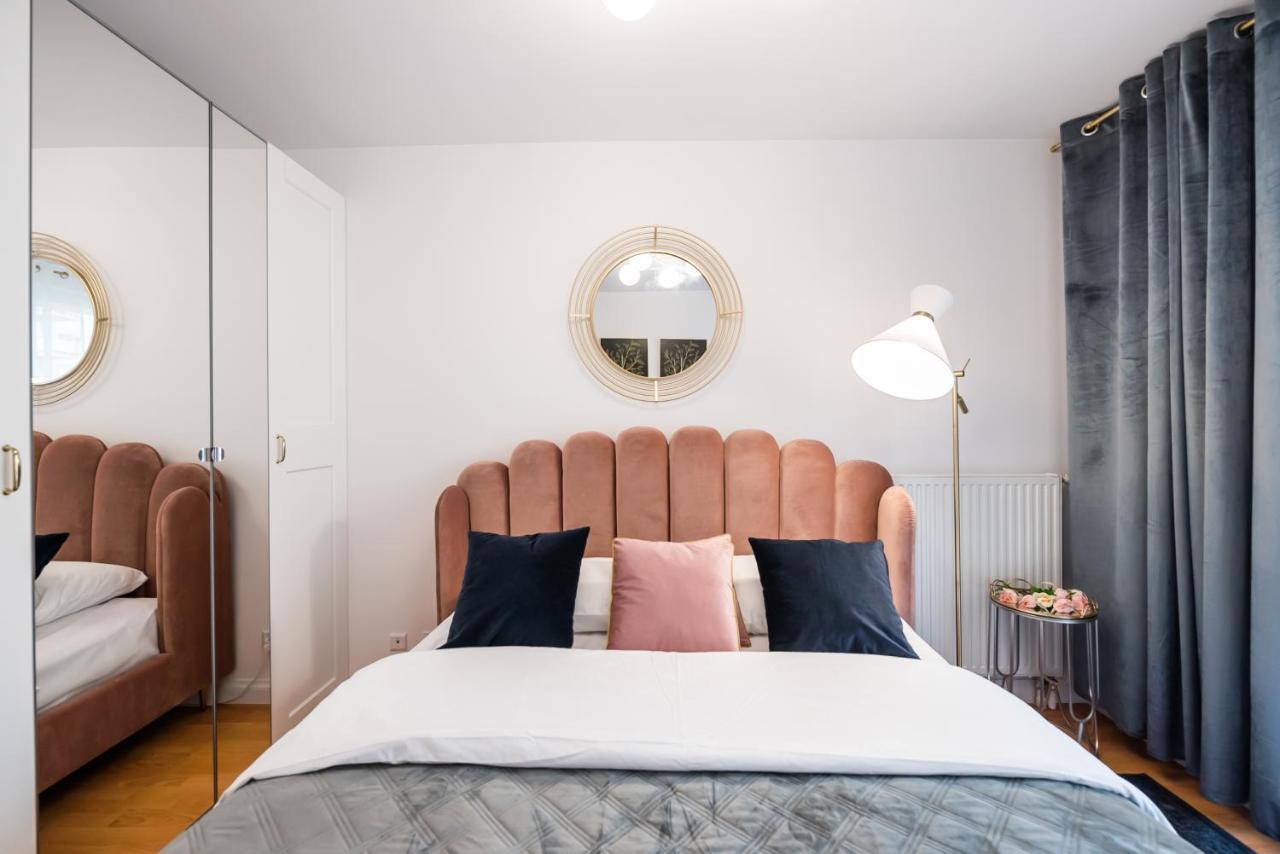 Metro Kondratowicza Velvet Apartment Варшава Экстерьер фото