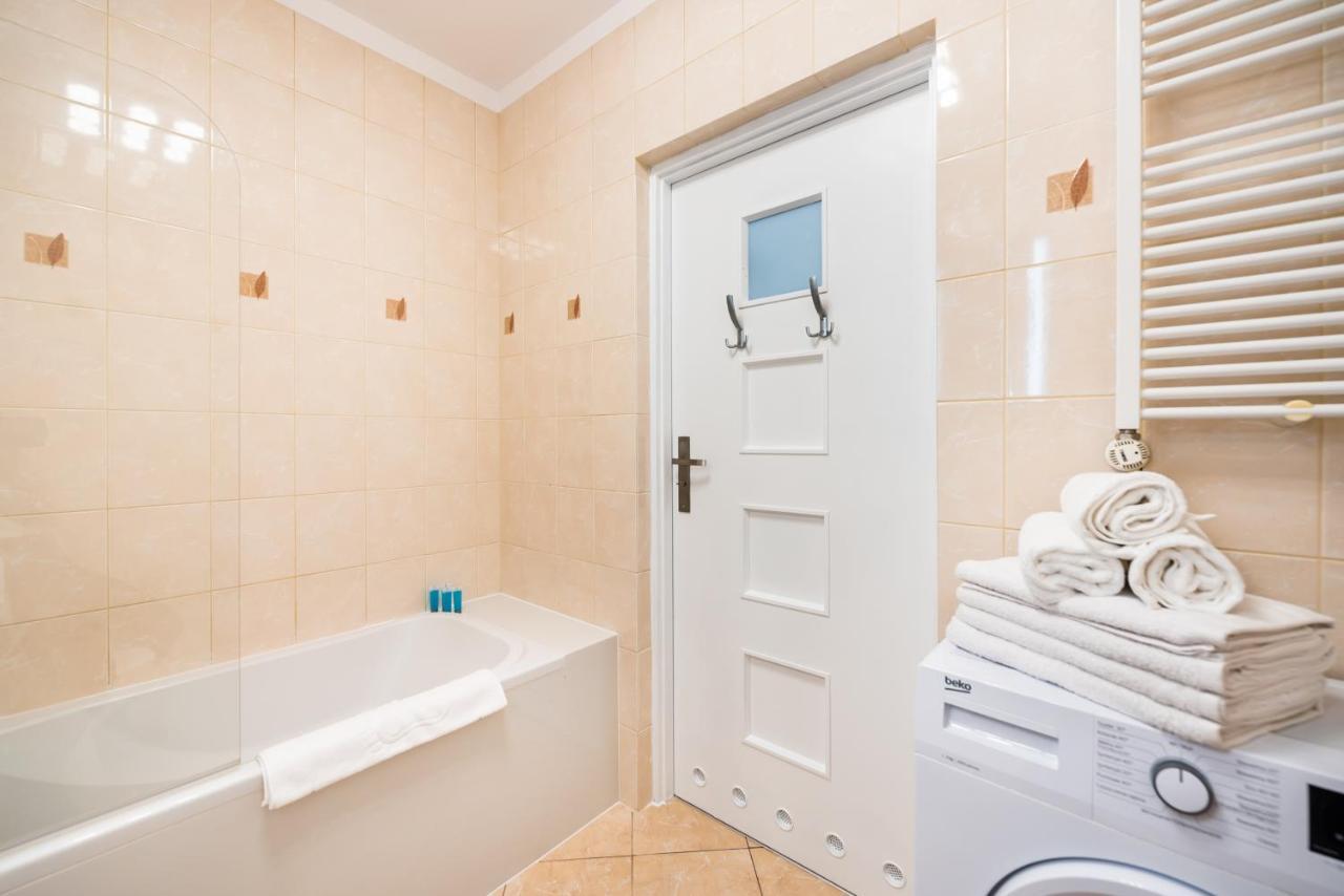 Metro Kondratowicza Velvet Apartment Варшава Экстерьер фото