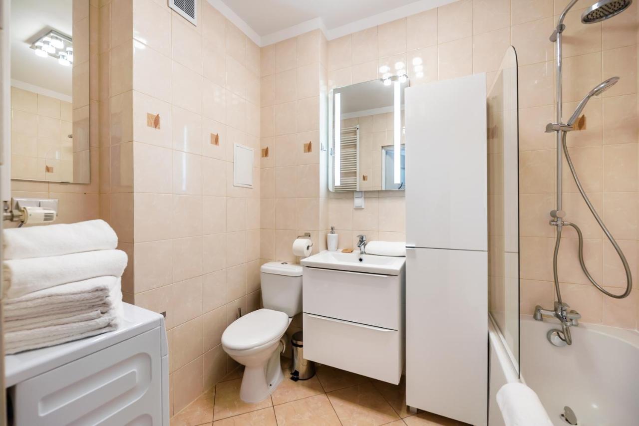 Metro Kondratowicza Velvet Apartment Варшава Экстерьер фото
