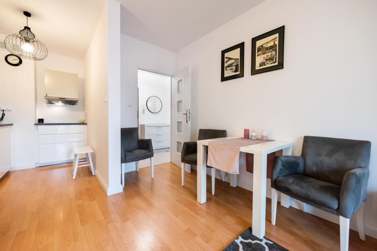 Metro Kondratowicza Velvet Apartment Варшава Экстерьер фото